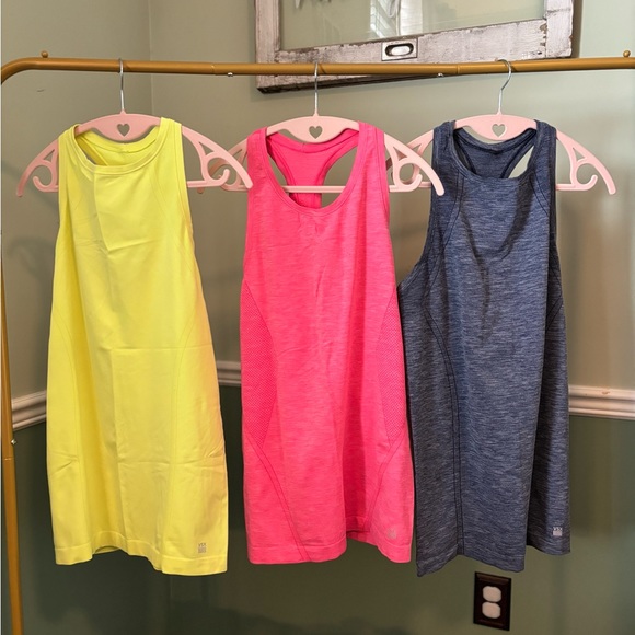 Victoria’s Secret Color - Pink Size Large Tank - Picture 3 of 7